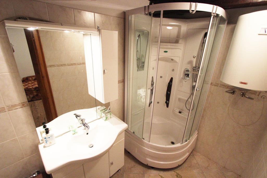 Lugas Vendeghaz Hotel Felsotold ภายนอก รูปภาพ